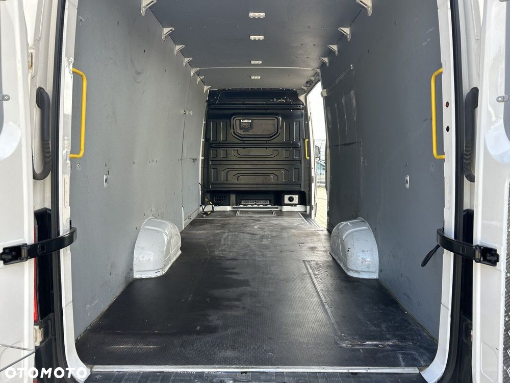 Volkswagen Crafter - 23