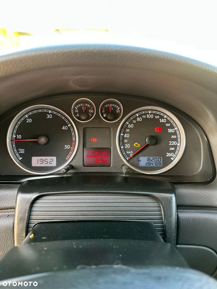 Volkswagen Passat 1.9 TDI Basis - 13
