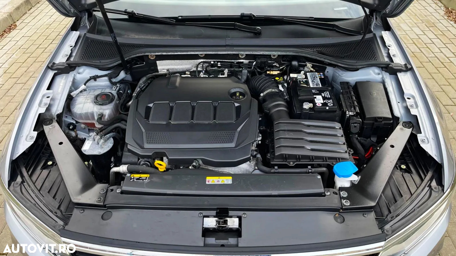 Volkswagen Passat Variant 2.0 TDI DSG Elegance - 36