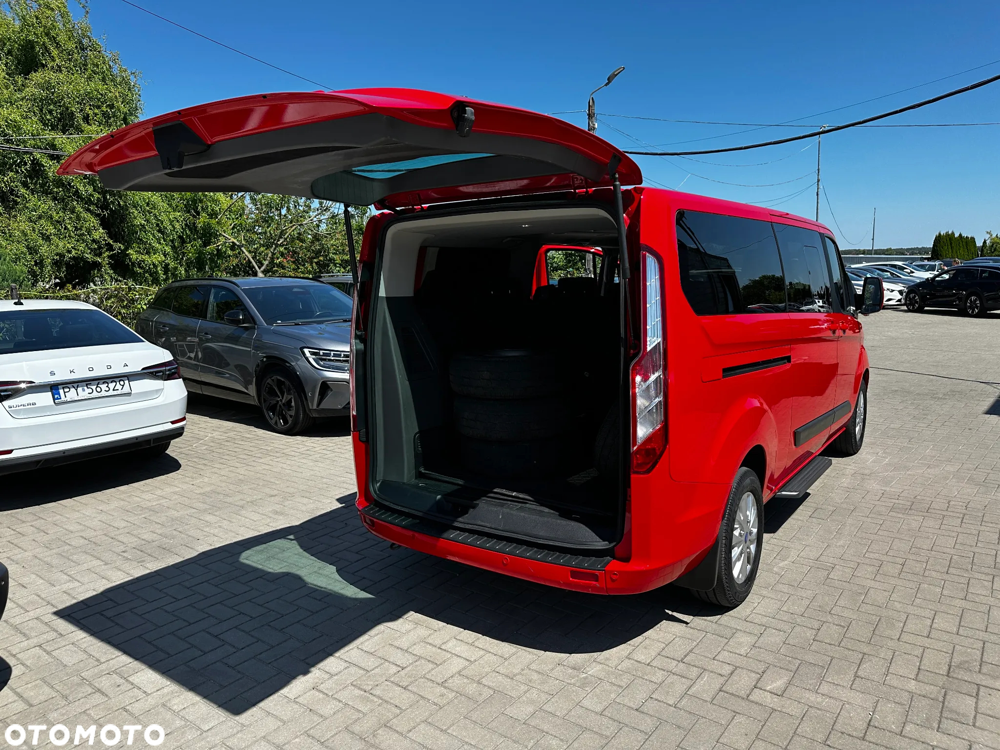 Ford Tourneo Custom - 24