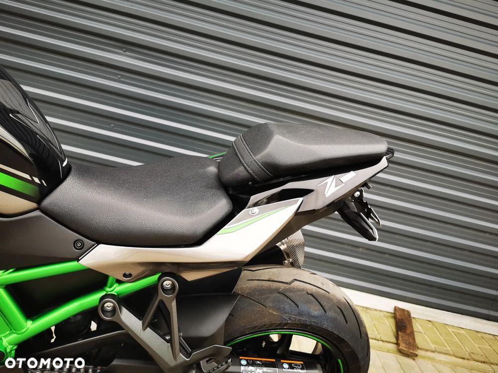 Kawasaki H2 - 22