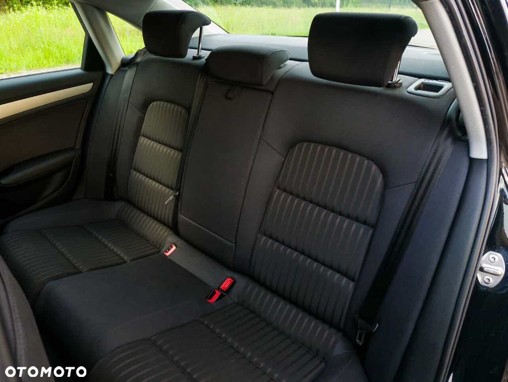 Audi A4 Limousine - 14
