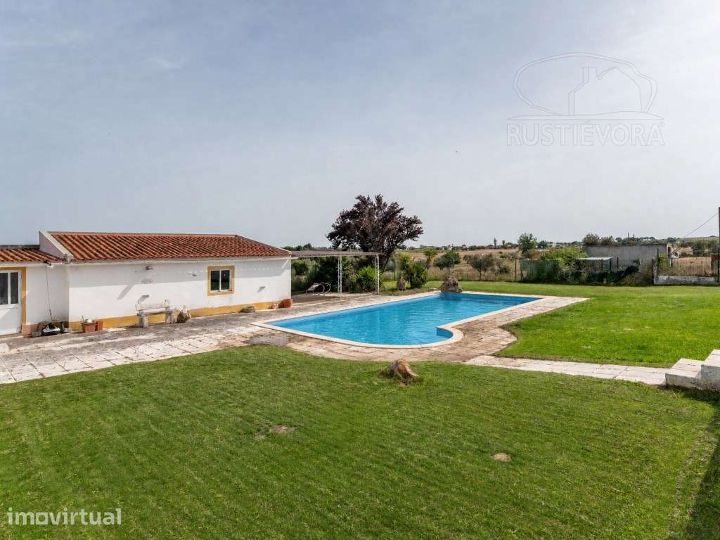 Quinta com 1 ha, com moradia T4 + 1 pronta a habitar, piscina e anexos - Grande imagem: 3/60
