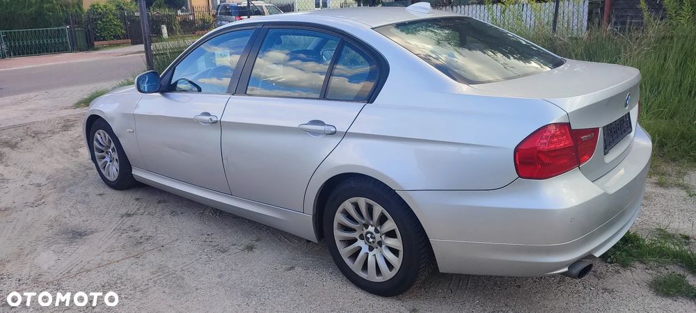 BMW Seria 3 318i - 5