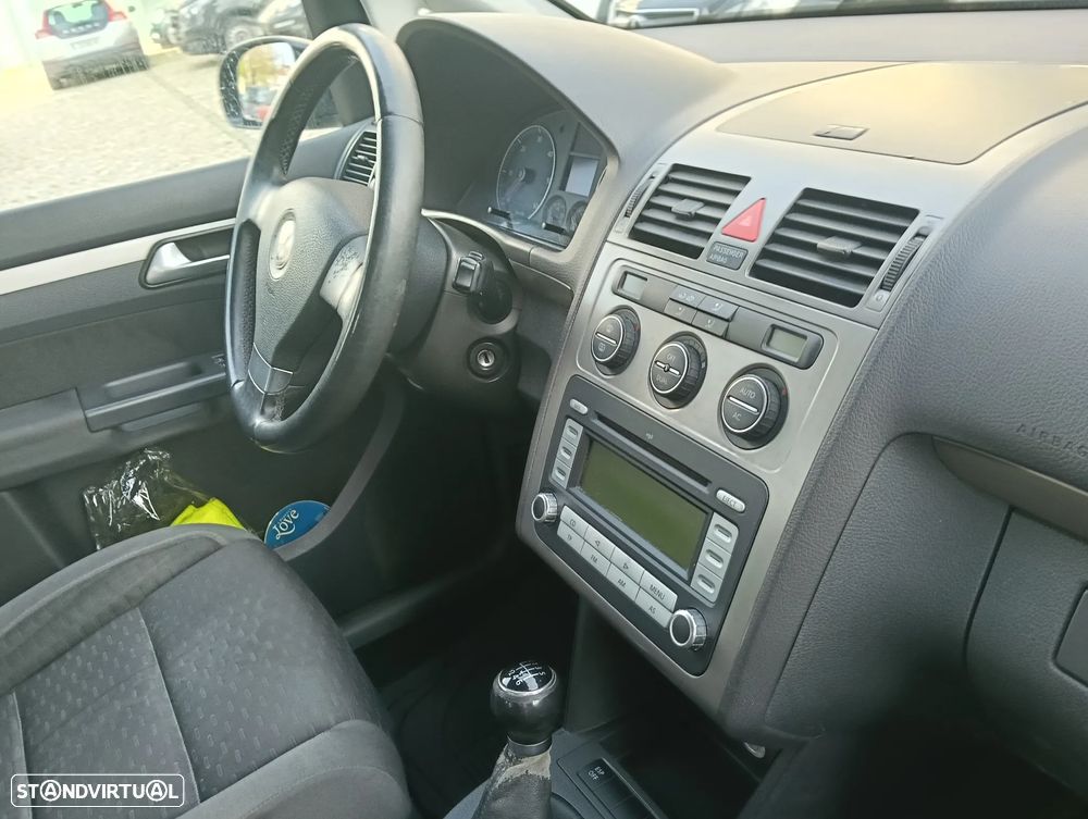 VW Touran 1.9 TDi Highline EC 7L - 15