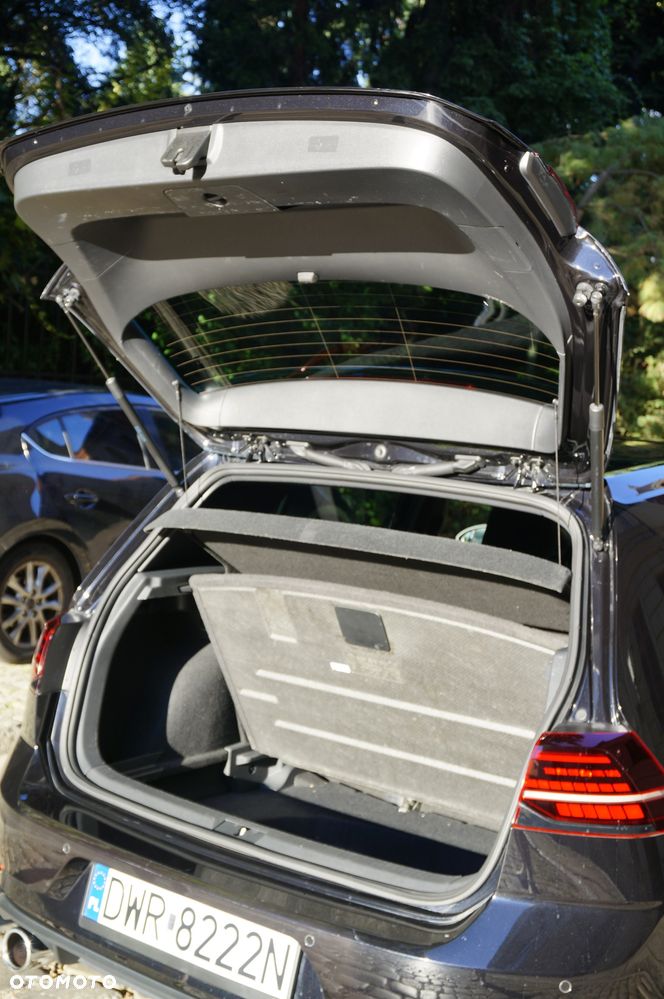 Volkswagen Golf - 12