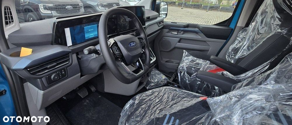 Ford Tourneo Custom - 5
