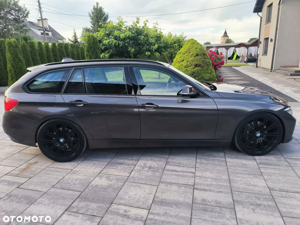 BMW Seria 3 335i xDrive Sport Line - 2