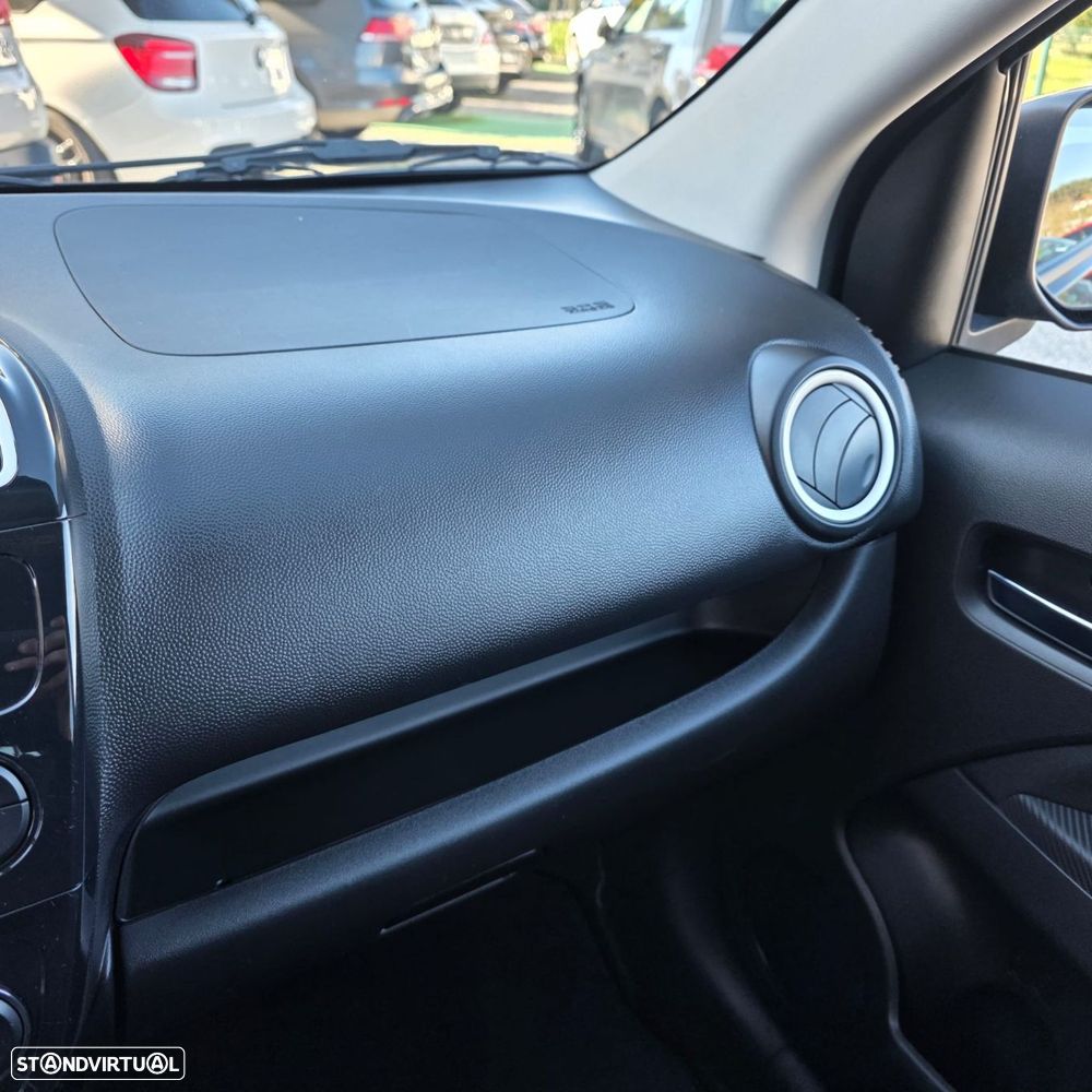 Mitsubishi Space Star 1.2 Intense CVT - 26