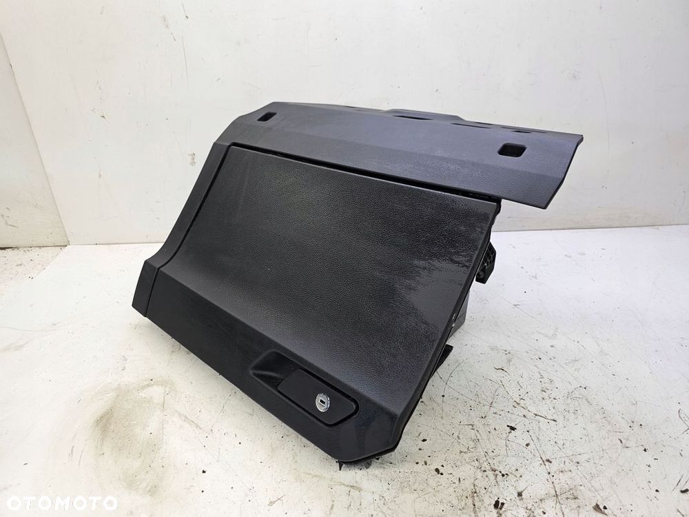 SCHOWEK PASAŻERA AUDI Q3 F3 83A 83B857035 - 3