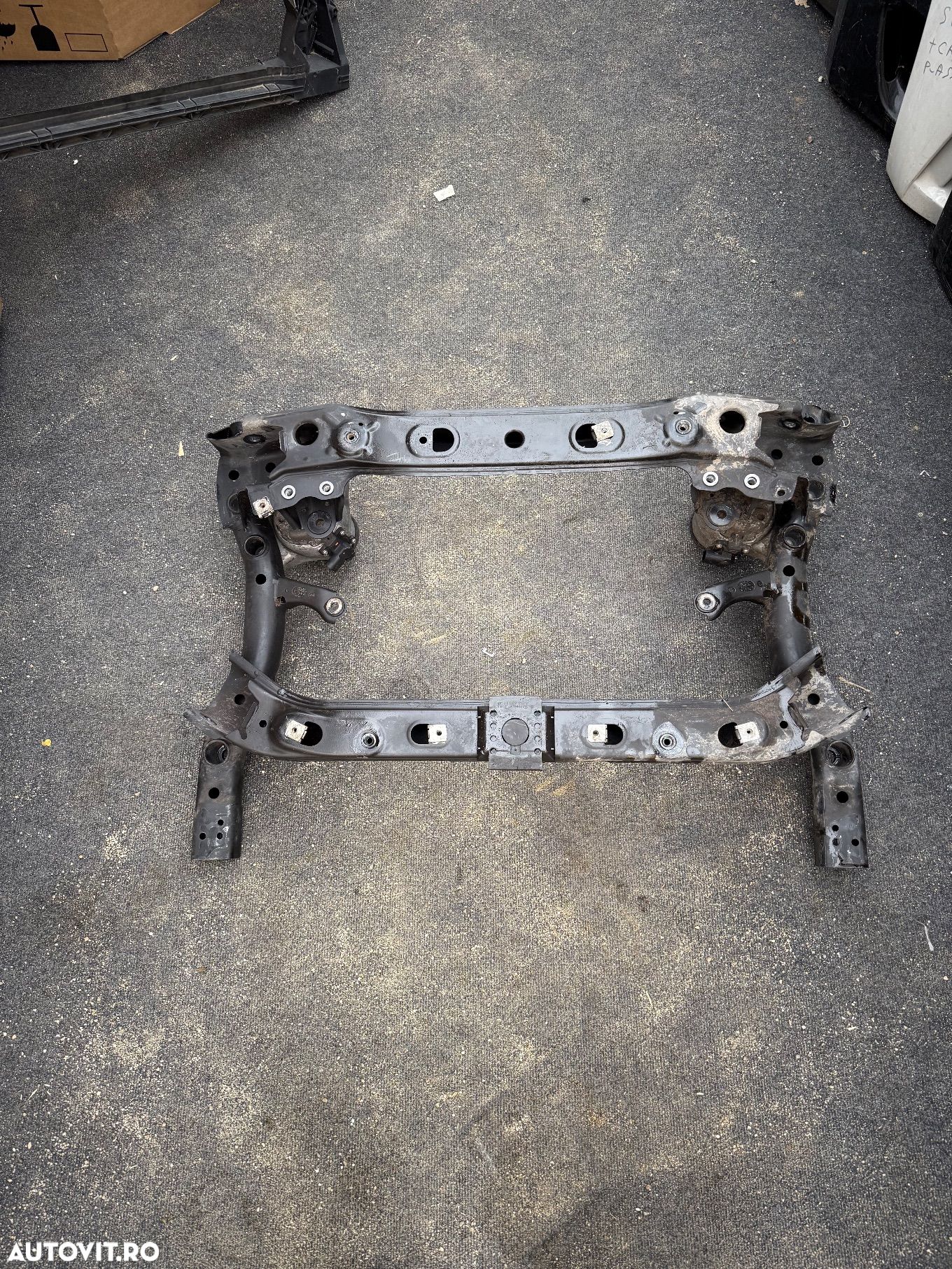 Cadru motor jug motor mercedes C63 Amg W205 - 1