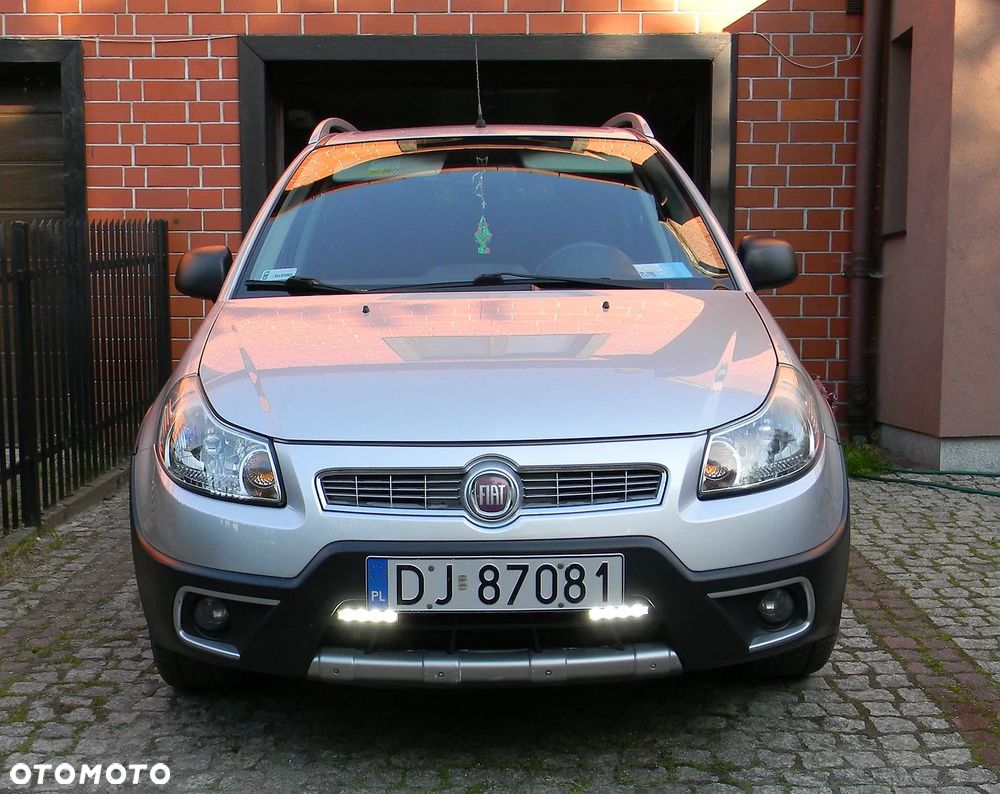 Fiat Sedici 1.6 16V 4x2 Automatik Emotion - 2