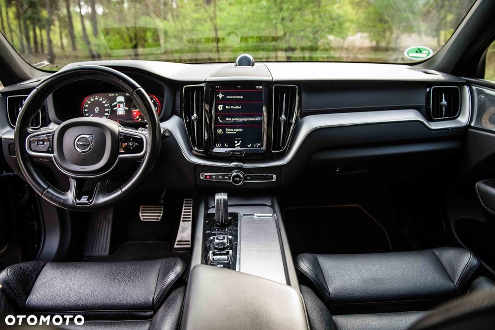 Volvo XC 60 D5 AWD R-Design - 27