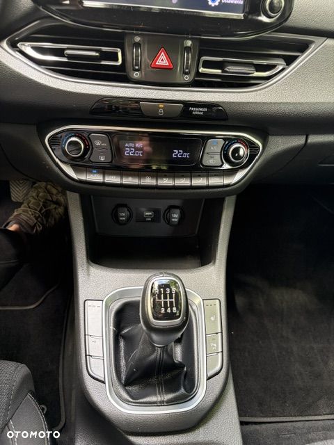 Hyundai i30 1.5 T-GDI 48V Smart - 6