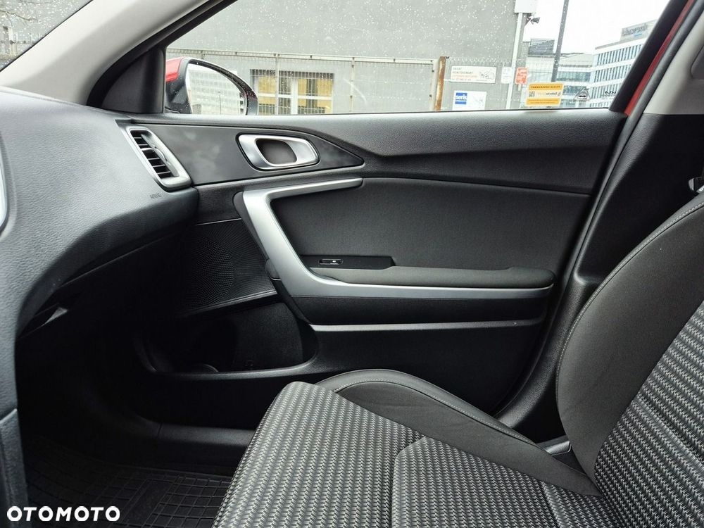 Kia XCeed 1.5 T-GDI M DCT - 24