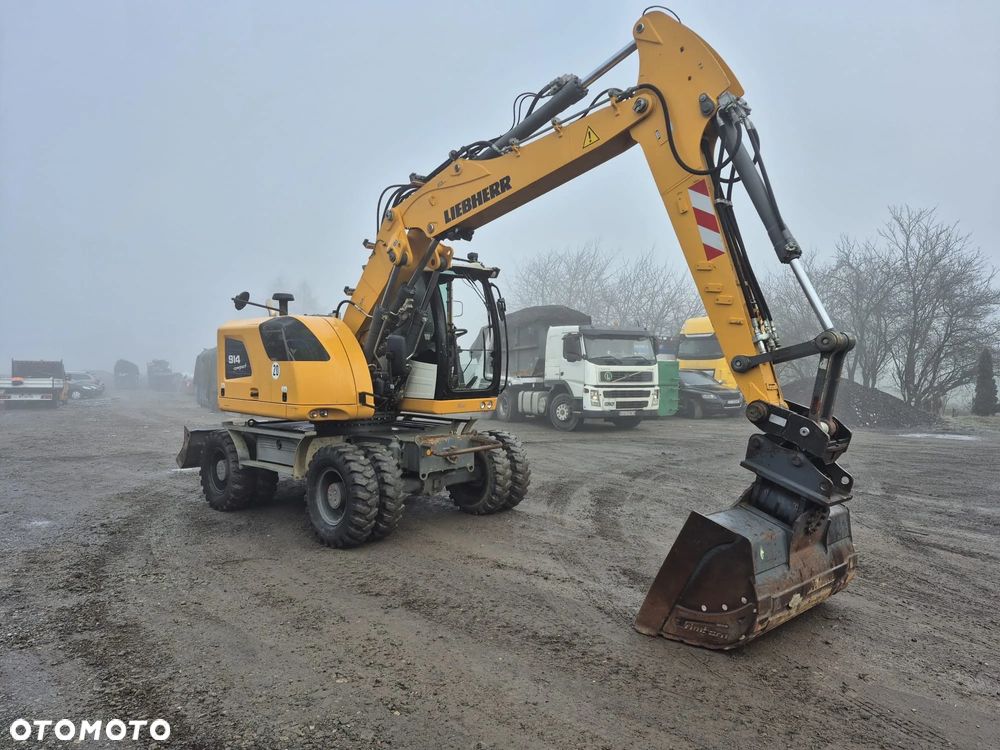 Liebherr A914 - 9