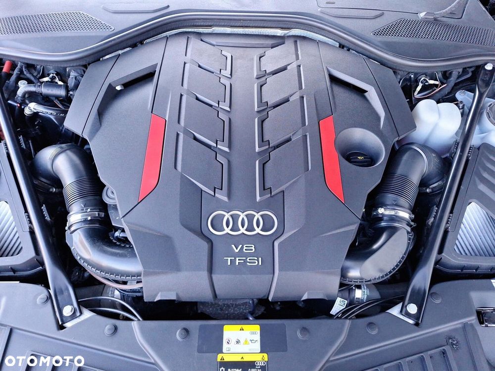 Audi S8 - 35