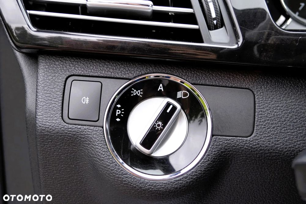 Mercedes-Benz Klasa E 200 CDI DPF BlueEFFICIENCY Automatik Avantgarde - 22
