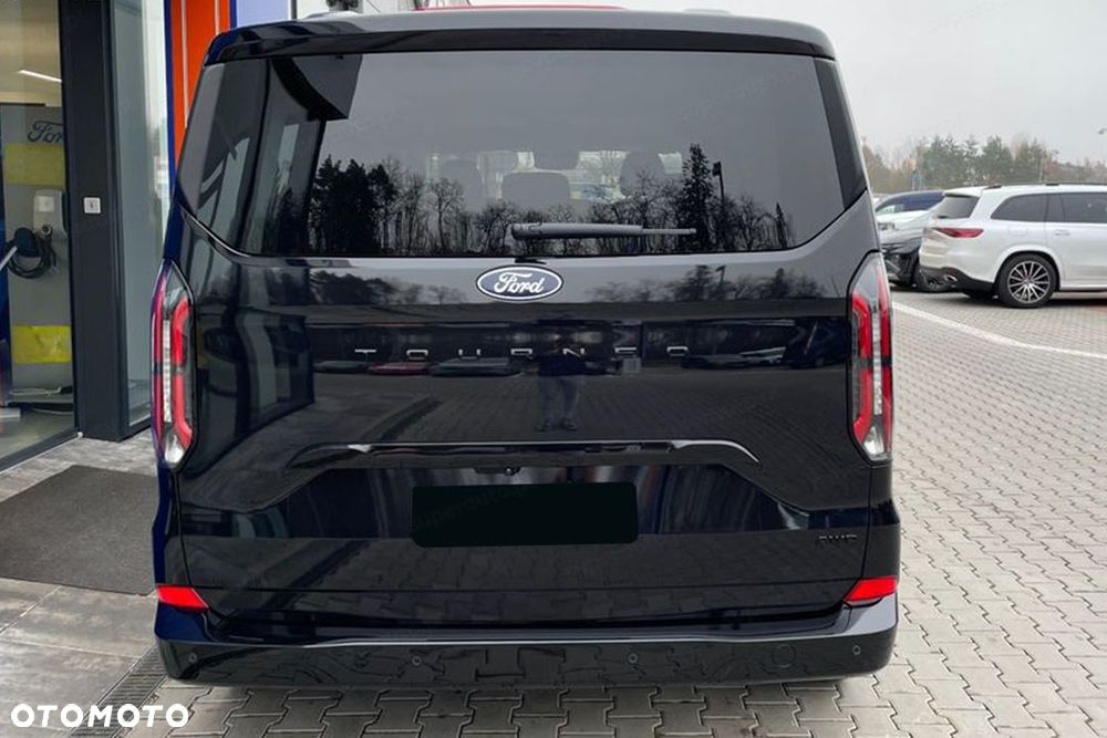Ford Tourneo Custom - 5