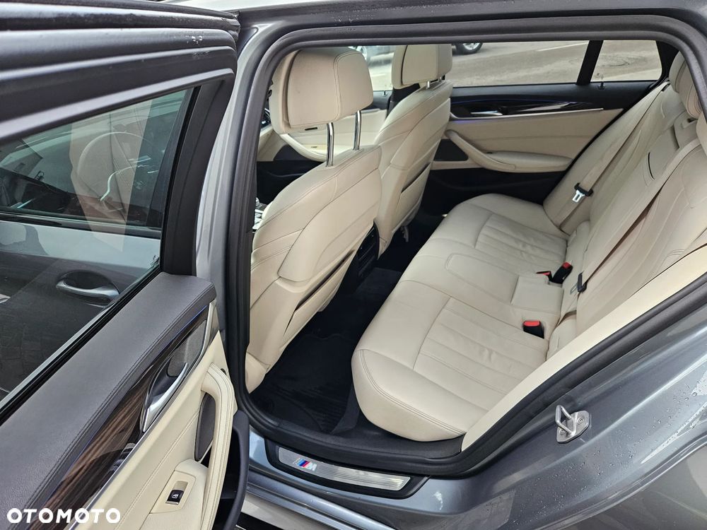 BMW Seria 5 520d xDrive M Sport sport - 13