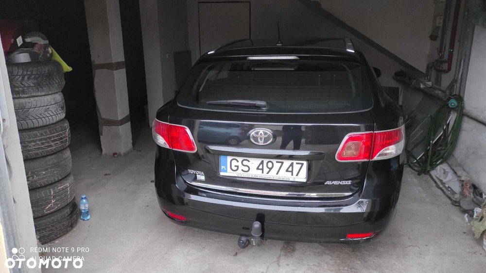 Toyota Avensis - 8