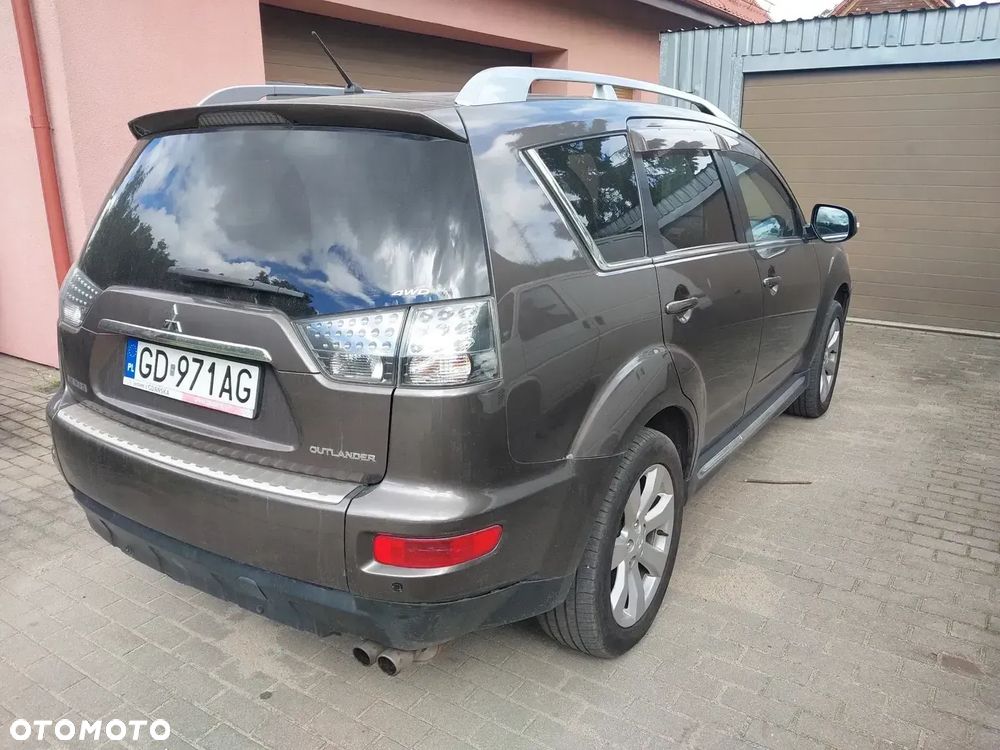 Mitsubishi Outlander 2.0 DID Intense + - 6