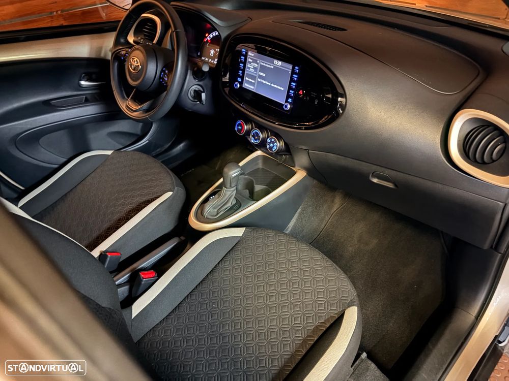 Toyota Aygo X 1.0 Play CVT - 9