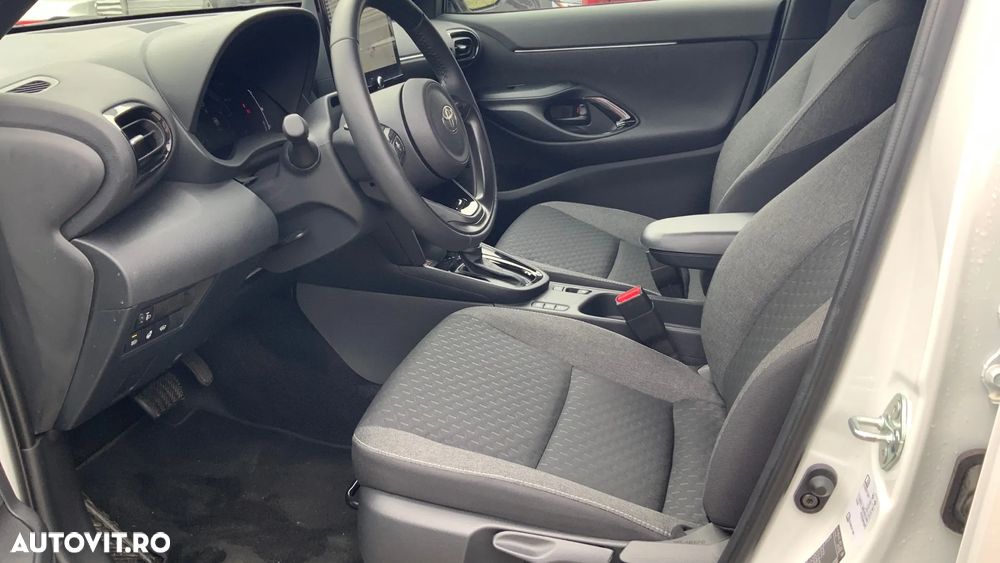 Toyota Yaris Cross 1.5 VVT-i HSD 116 4x4 HEV Dynamic - 13