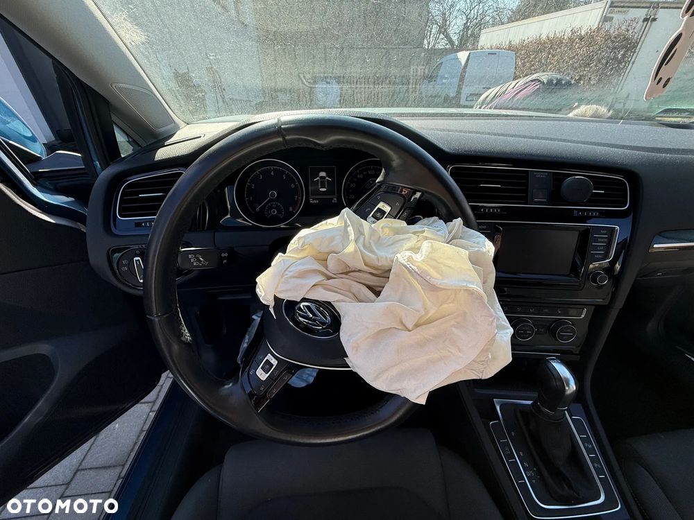 Volkswagen Golf 1.4 TSI BMT Highline DSG - 27