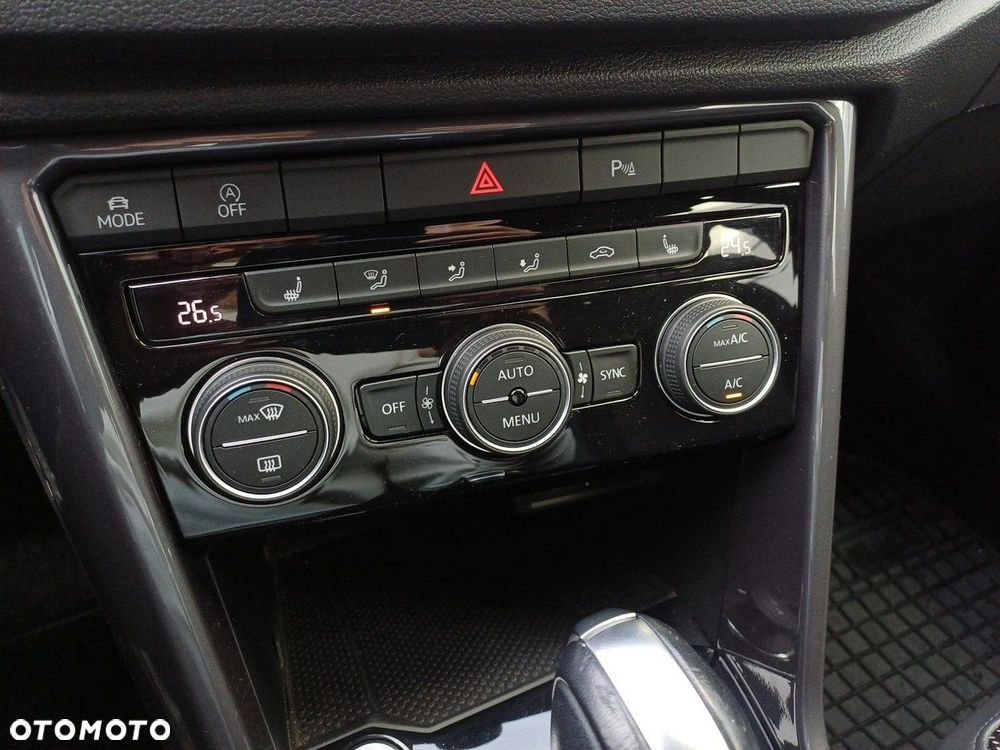 Volkswagen T-Roc - 22