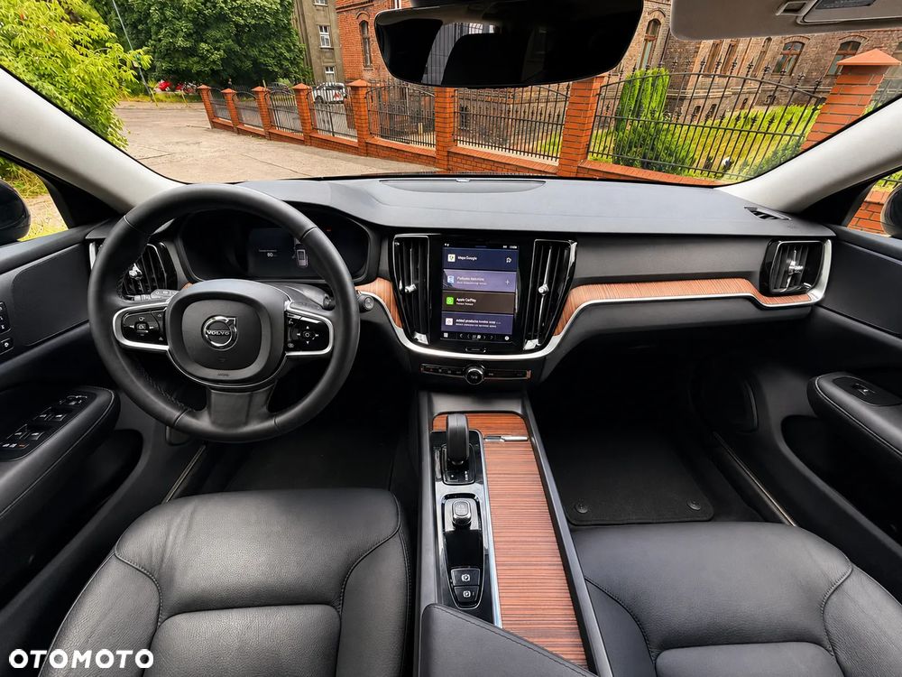 Volvo V60 Cross Country B5 B AWD Plus - 24