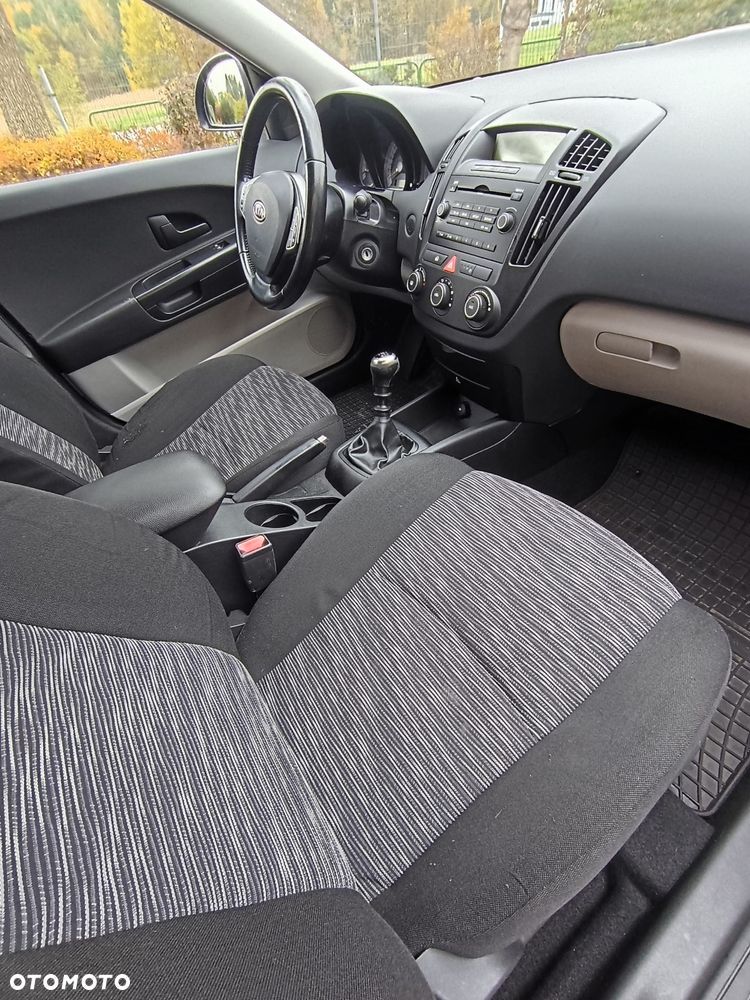 Kia Ceed - 5