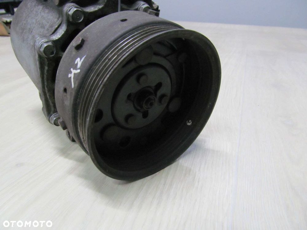 VOLVO S40 V40 1.8B 99-04  SPREZARKA KLIMATYZACJI 30614023 - 2