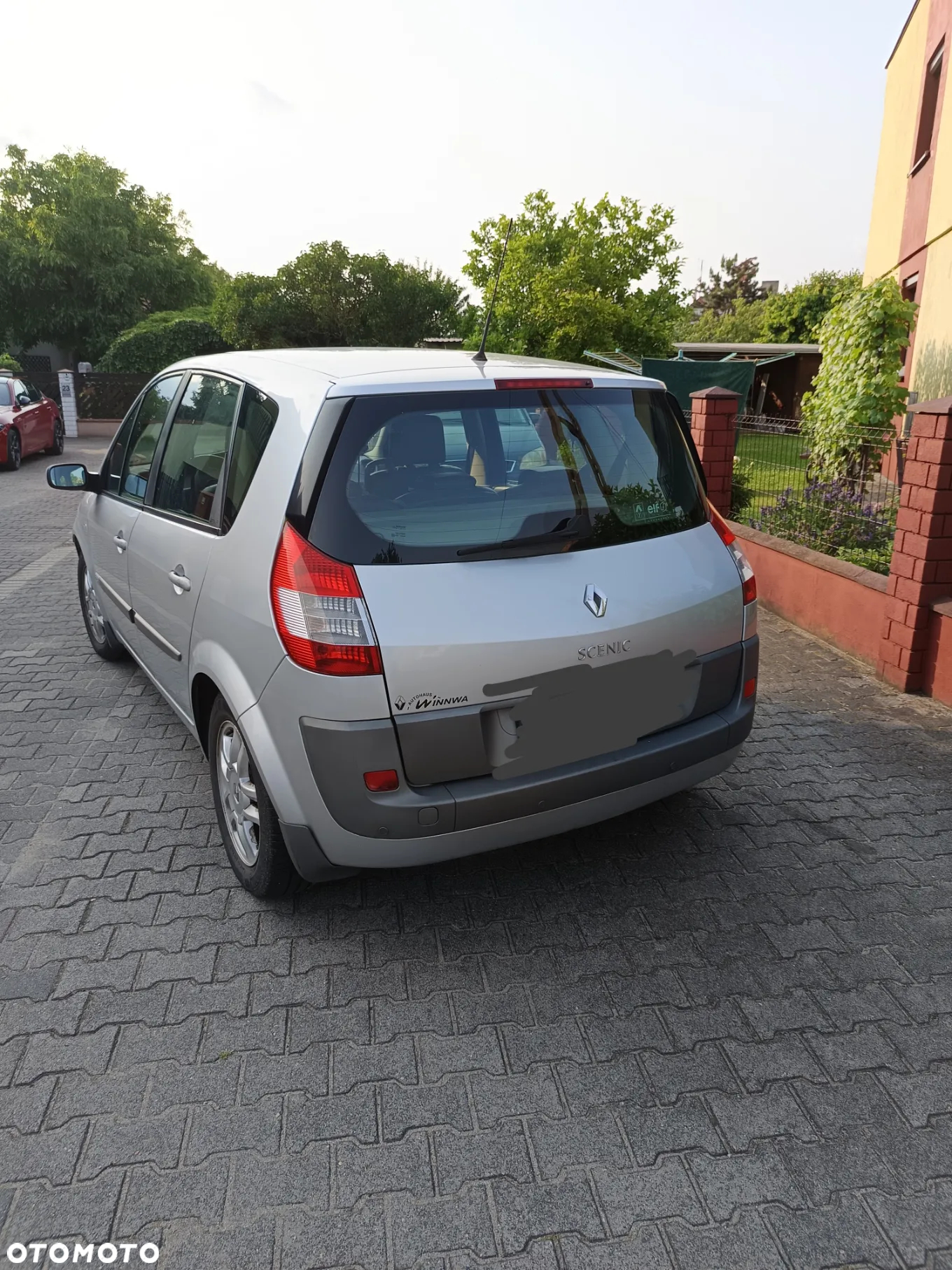 Renault Scenic 2.0 16V Emotion - 3