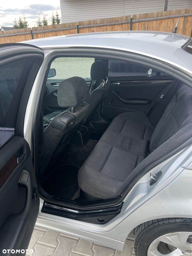BMW Seria 3 323i - 10