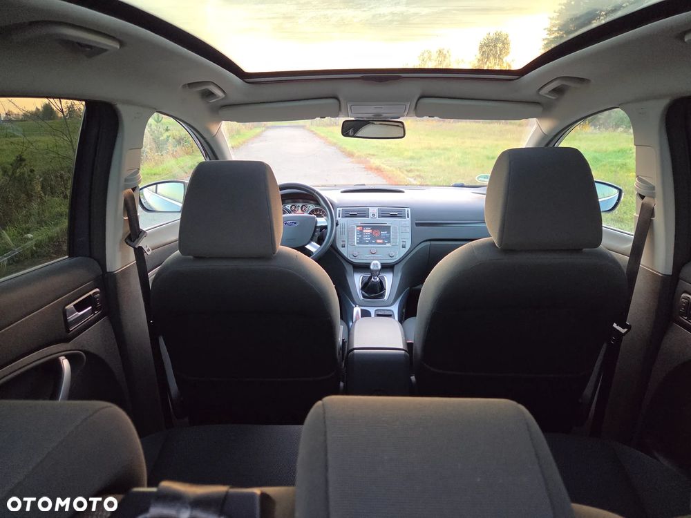 Ford Kuga - 8