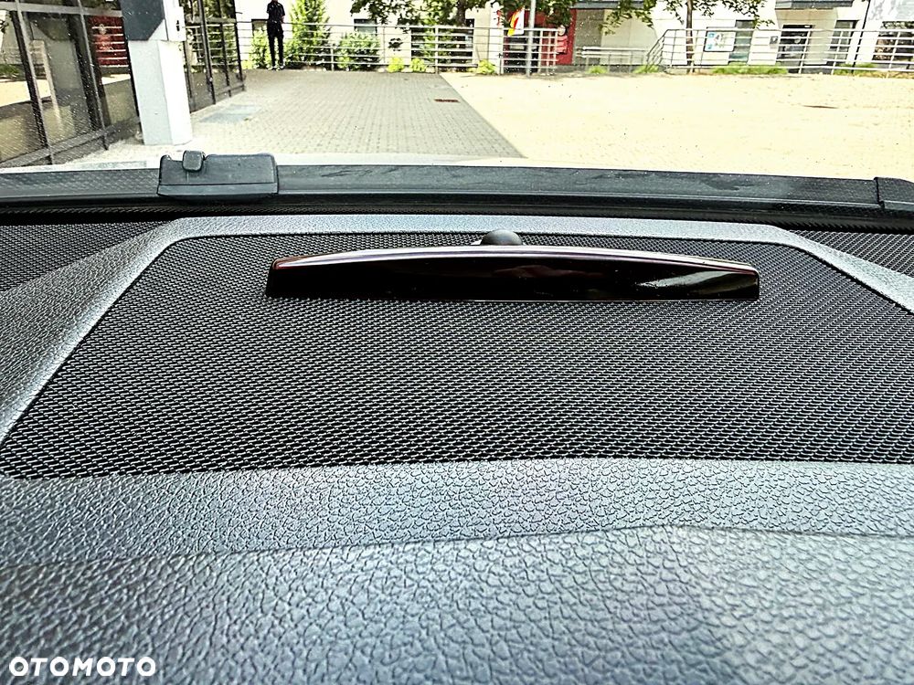 Mercedes-Benz Klasa C 200 (BlueEFFICIENCY) 7G-TRONIC Avantgarde - 27