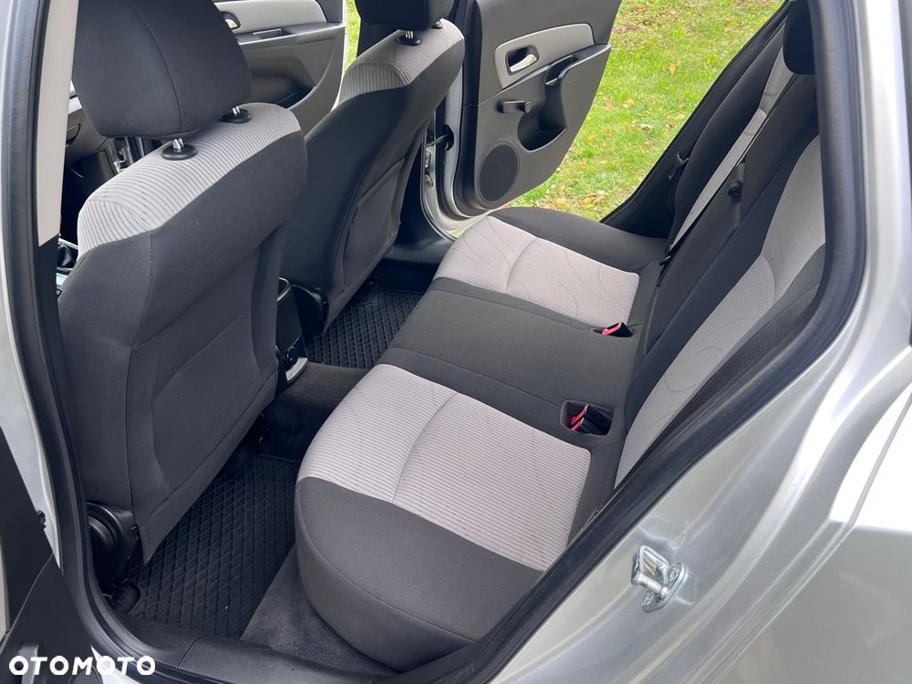Chevrolet Cruze 1.6 LS - 16