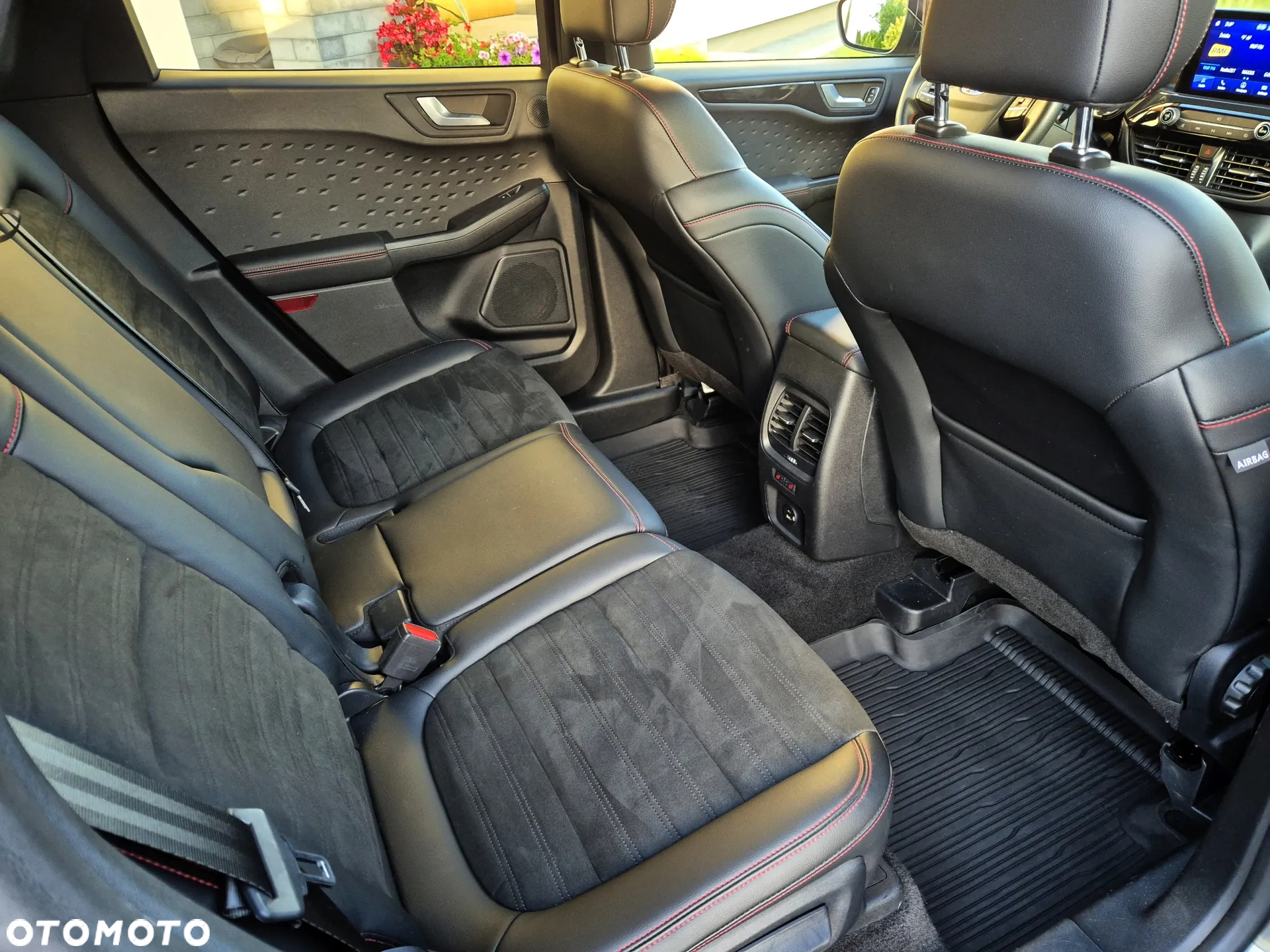 Ford Kuga 2.0 EcoBlue AWD ST-Line X - 23