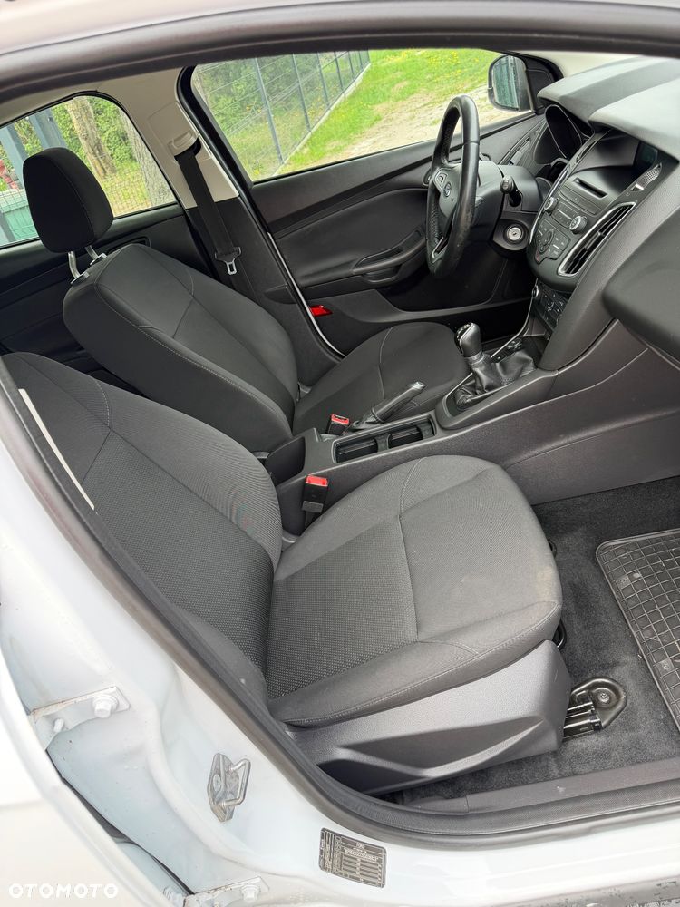Ford Focus 1.0 EcoBoost Trend - 16