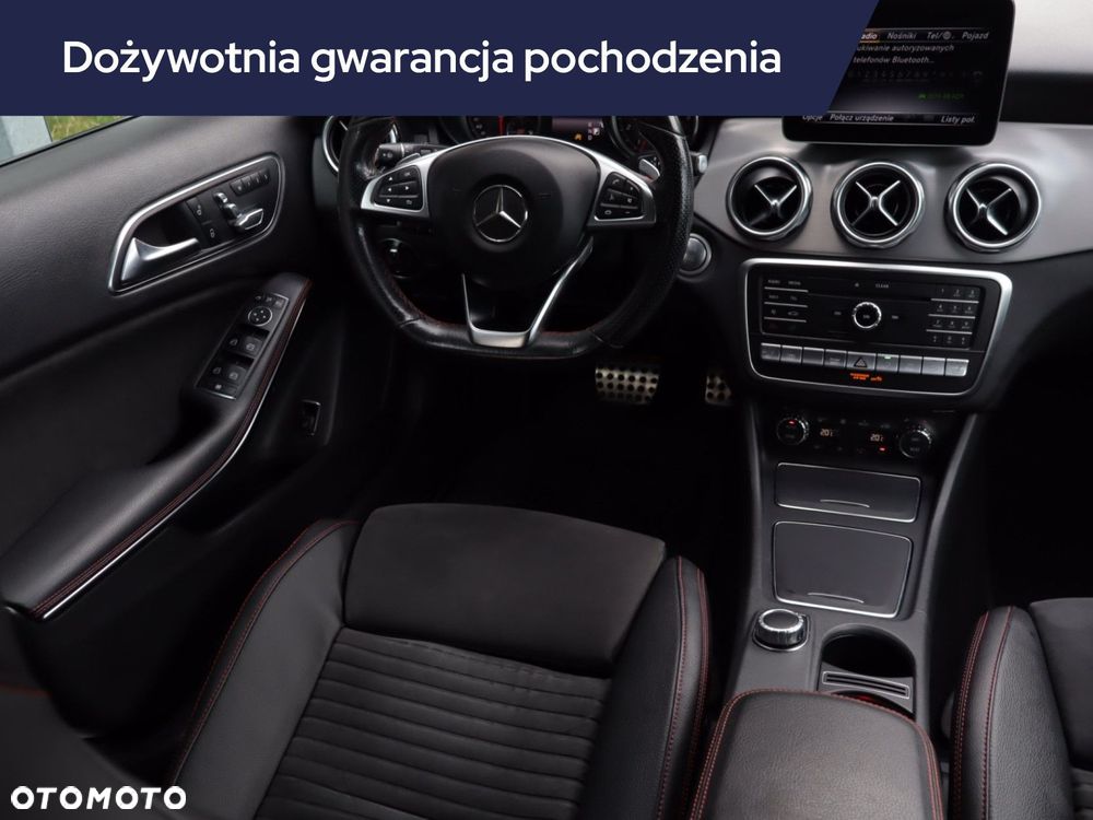Mercedes-Benz GLA - 9