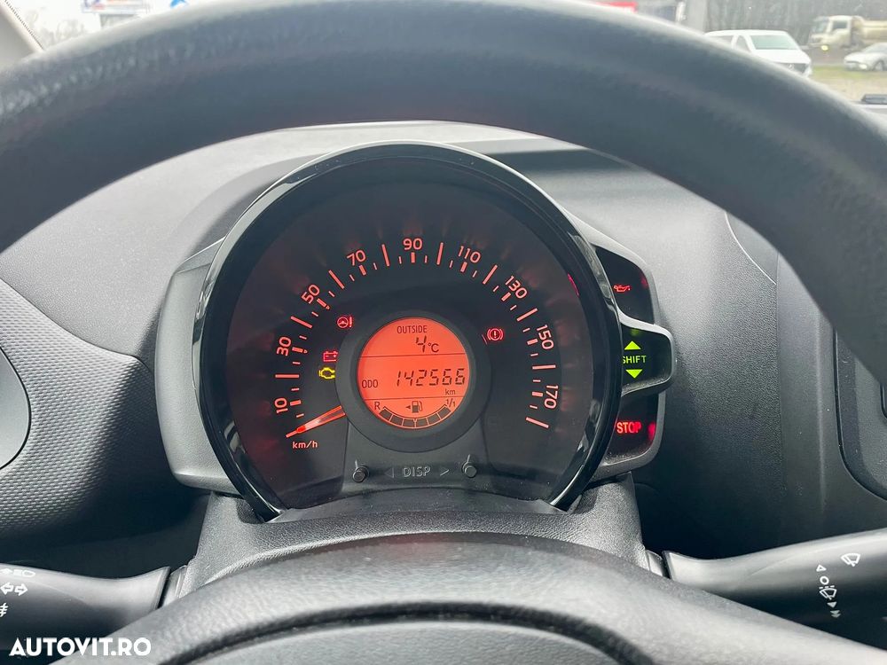 Toyota Aygo 1.0 X - play - 10