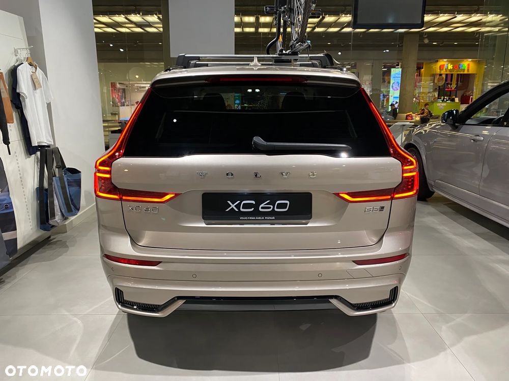 Volvo XC 60 B5 B AWD Plus Dark - 10
