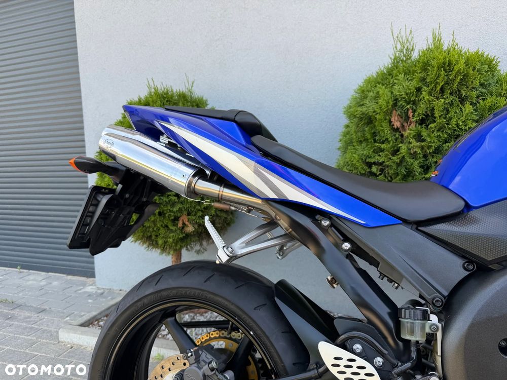 Yamaha R1 - 17