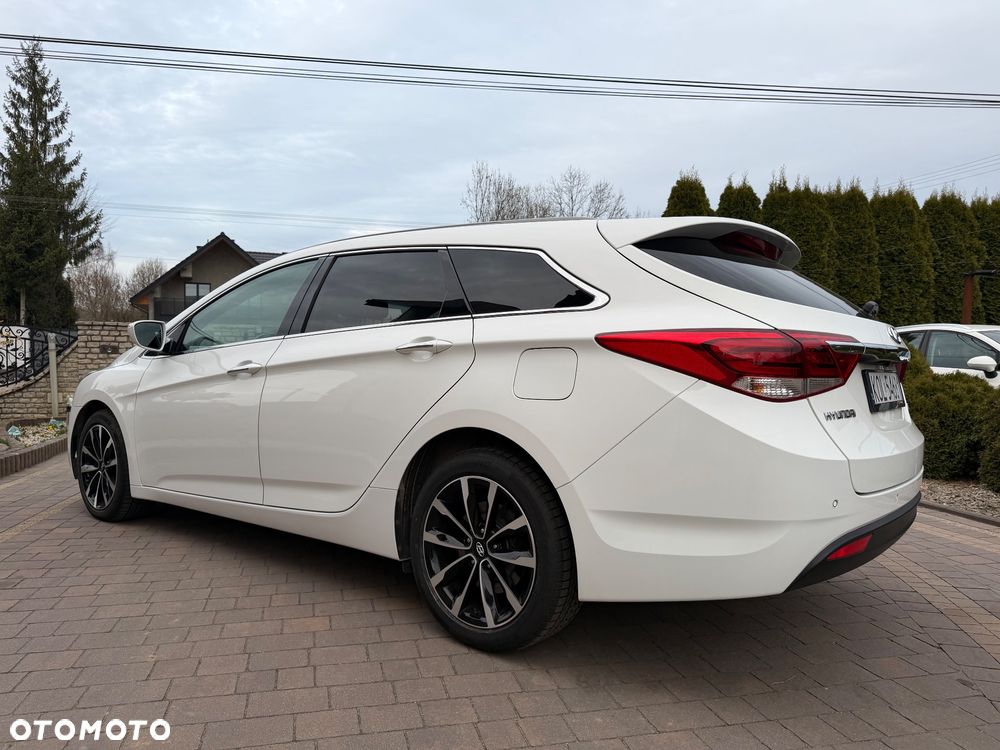 Hyundai i40 Kombi 1.7 CRDi DCT Premium - 4