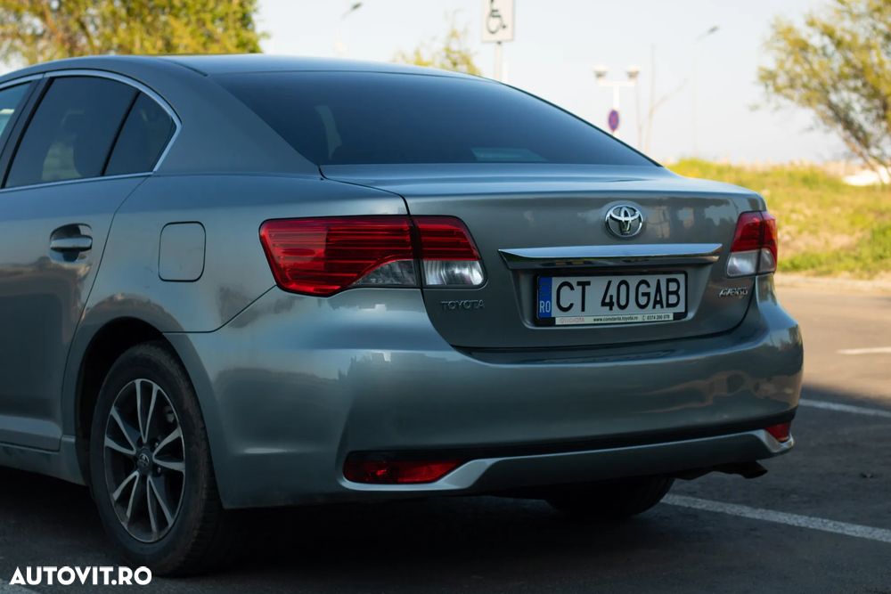 Toyota Avensis - 15