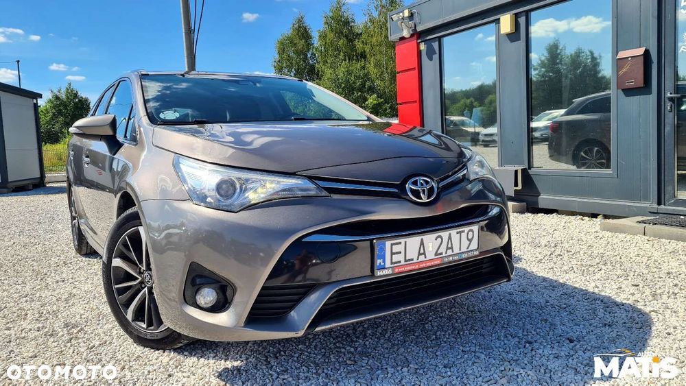 Toyota Avensis - 35