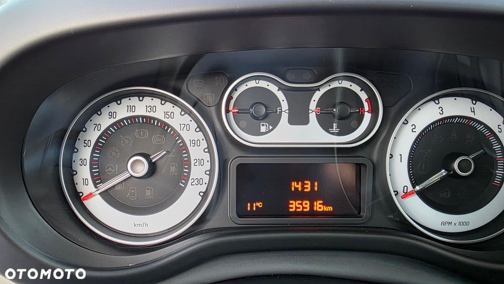 Fiat 500L 1.4 16V Easy - 8