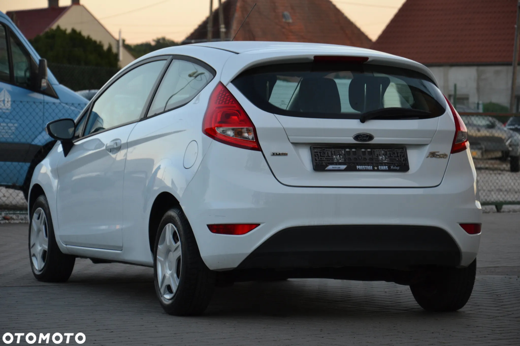 Ford Fiesta 1.6 TDCI Ambiente - 12