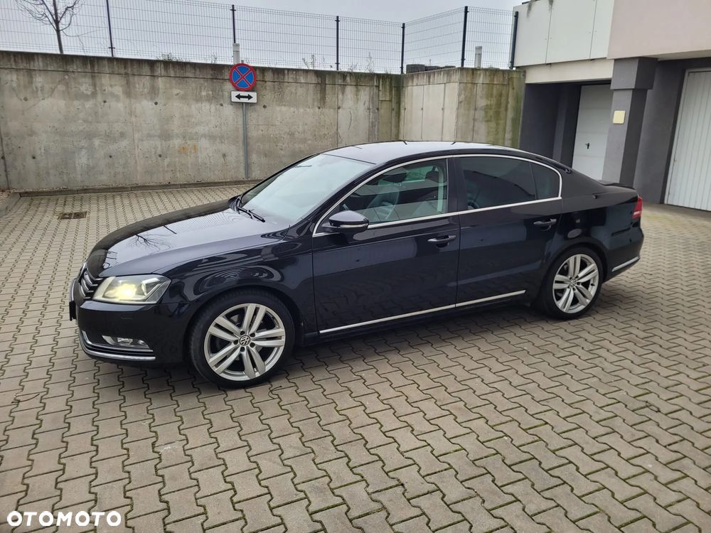 Volkswagen Passat 2.0 TDI Highline DSG - 2